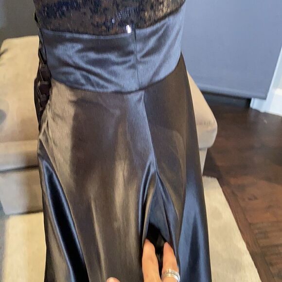 Women’s Black Full Length Sequined Bodice V-Neck Party Prom Dress Size 2 NWOT - Picture 6 of 11